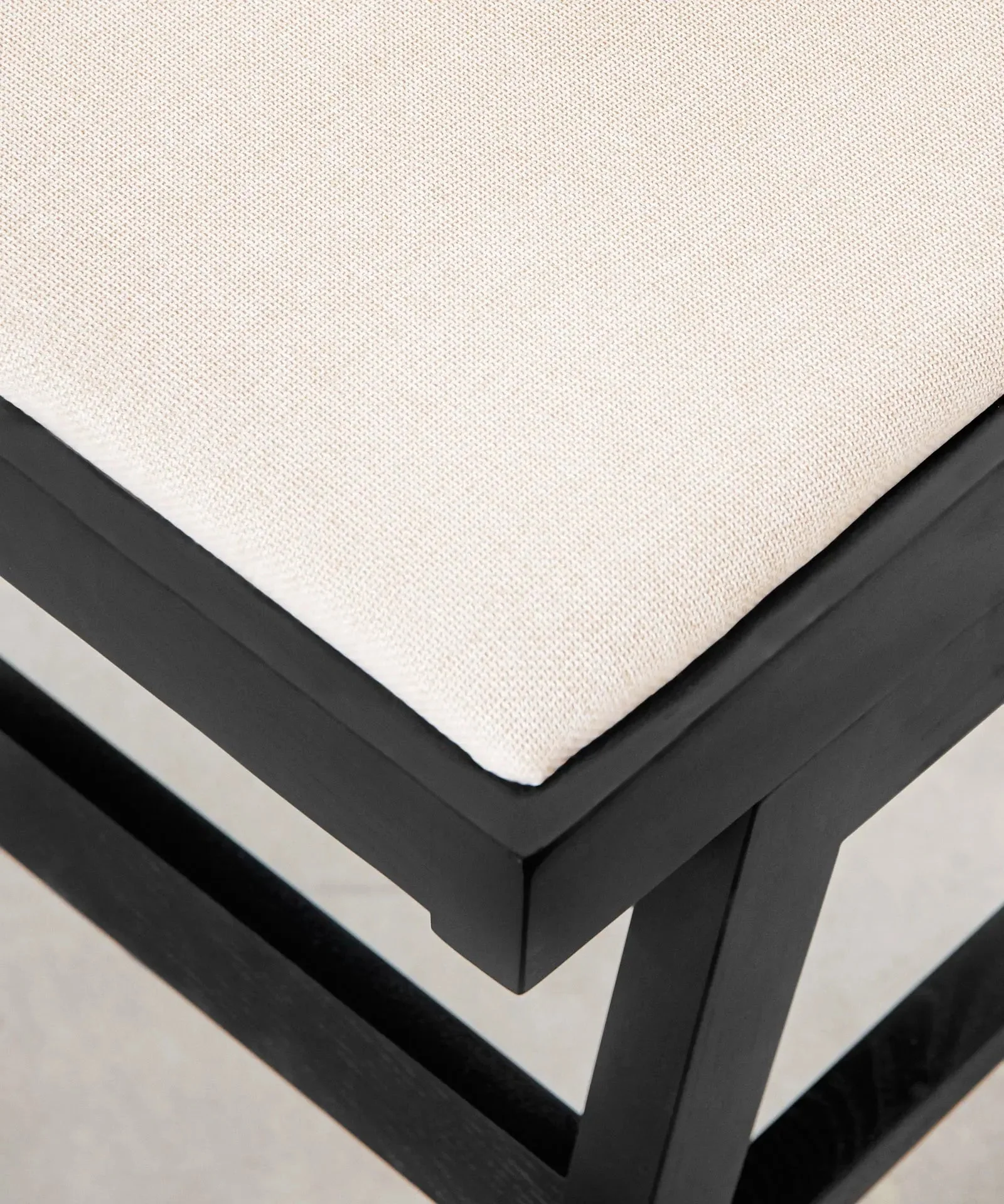 Silla de Comedor en Madera Tapizada Pauline - Image 11