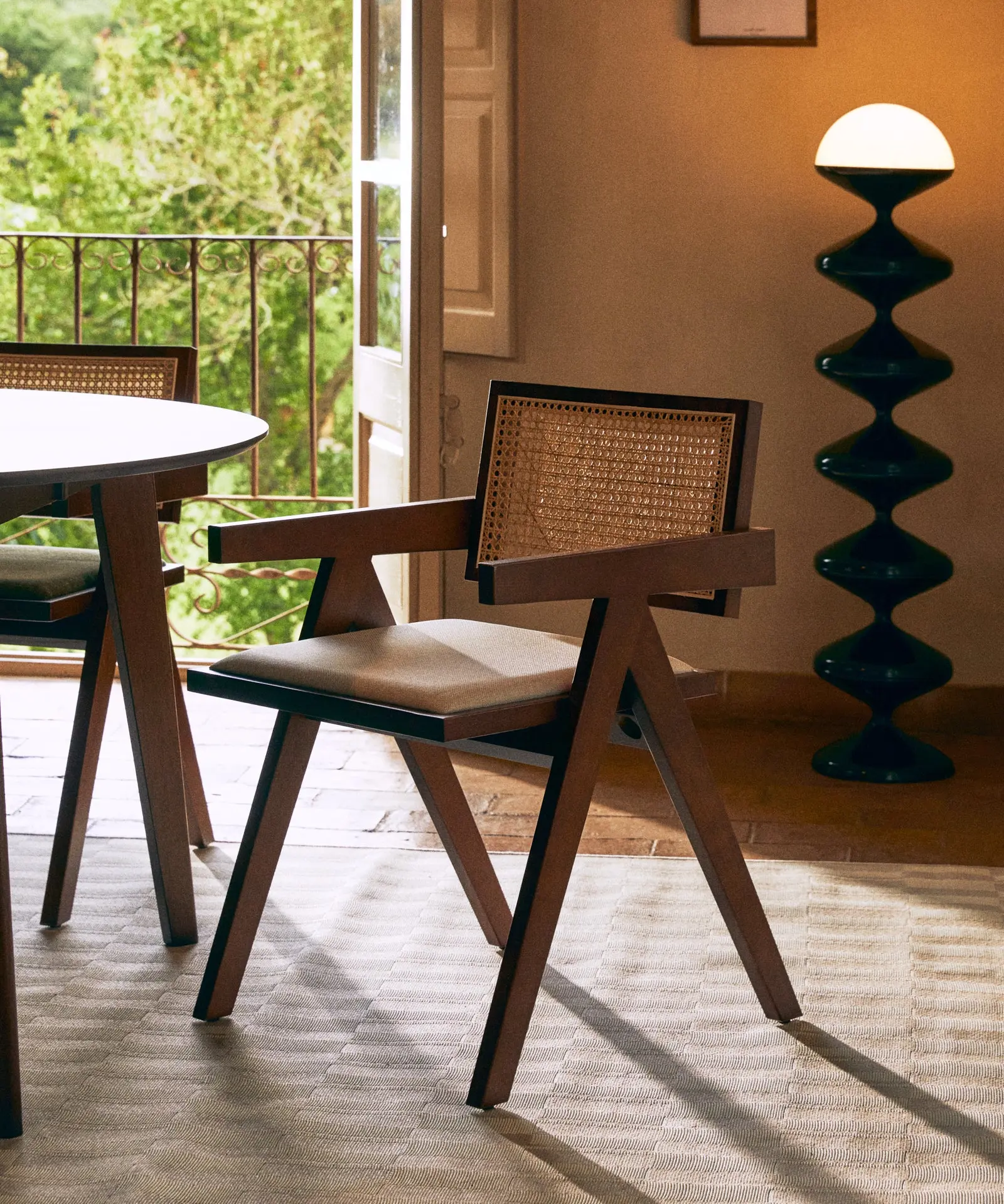 Silla de Comedor en Madera Tapizada con Reposabrazos Pauline Arms - Image 15