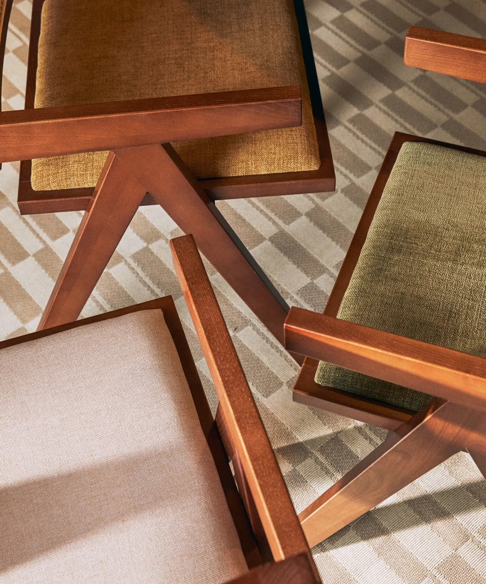 Silla de Comedor en Madera Tapizada con Reposabrazos Pauline Arms - Image 10