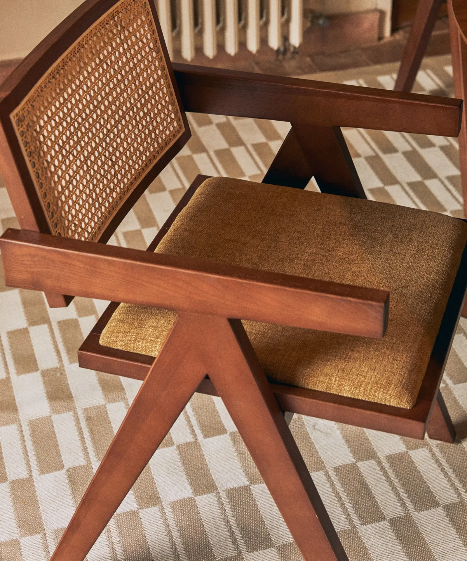 Silla de Comedor en Madera Tapizada con Reposabrazos Pauline Arms - Image 9