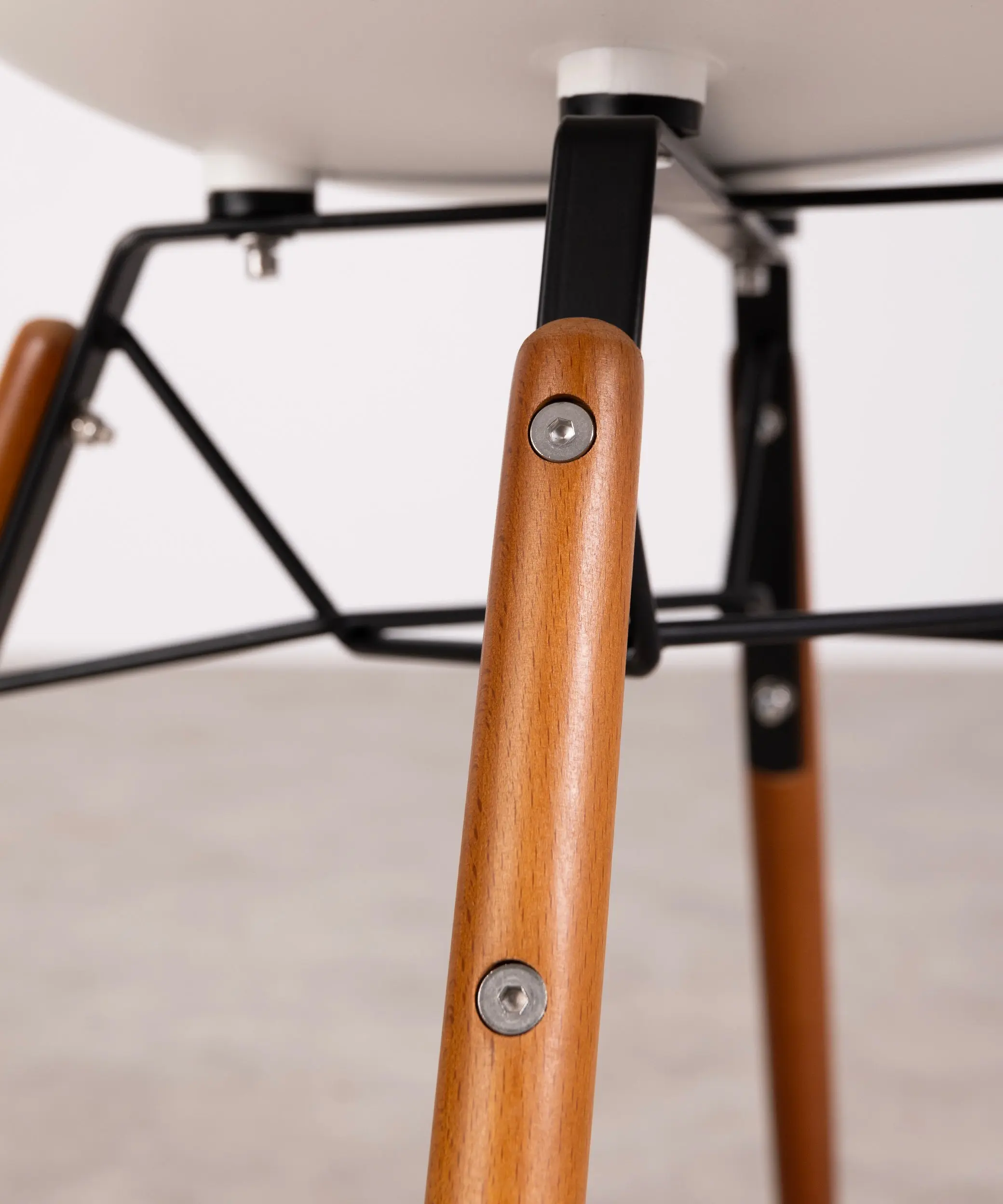 Silla de Polipropileno y Madera Elon - Image 5