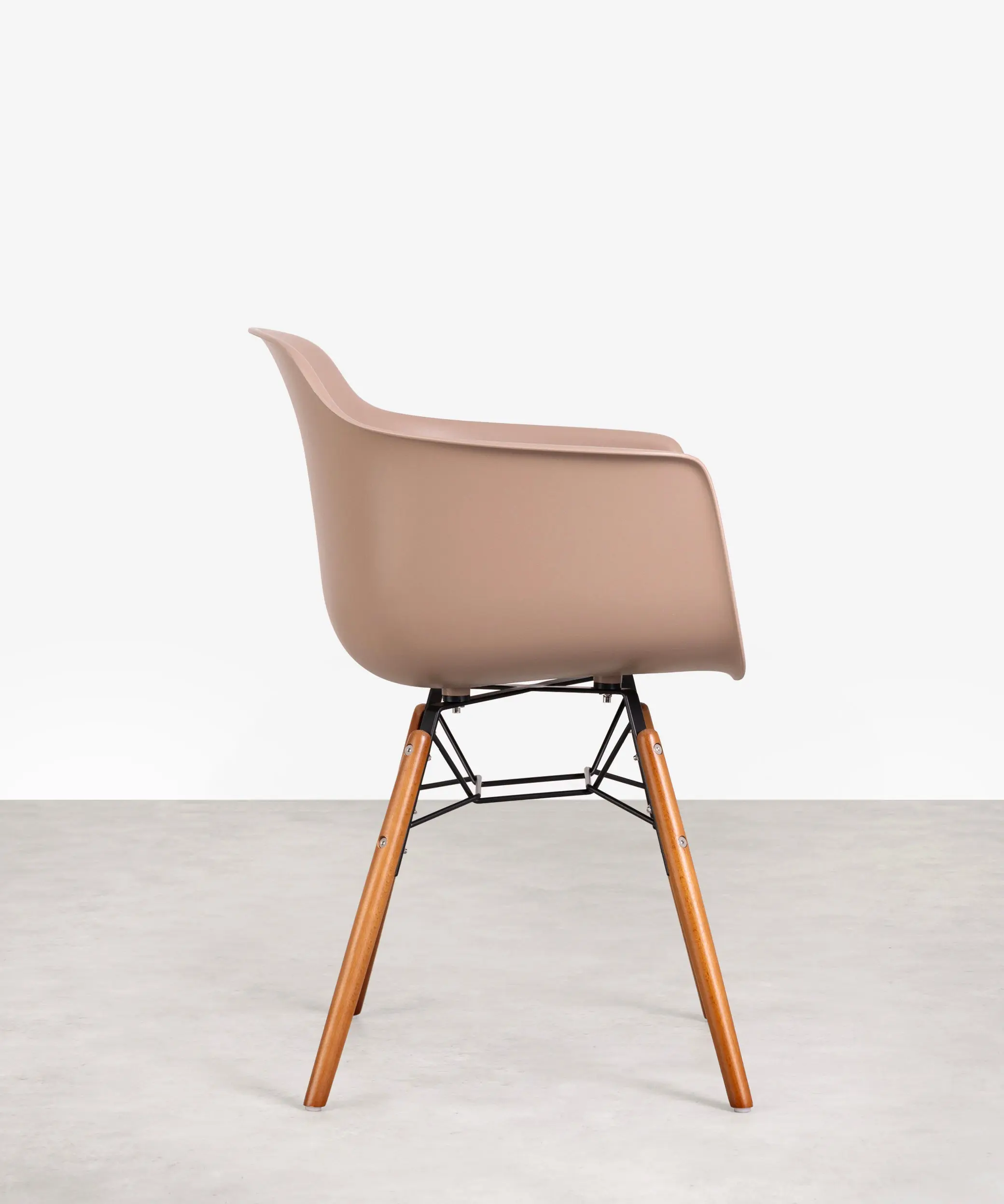 Silla de Polipropileno y Madera con Reposabrazos Elon Arms - Image 13
