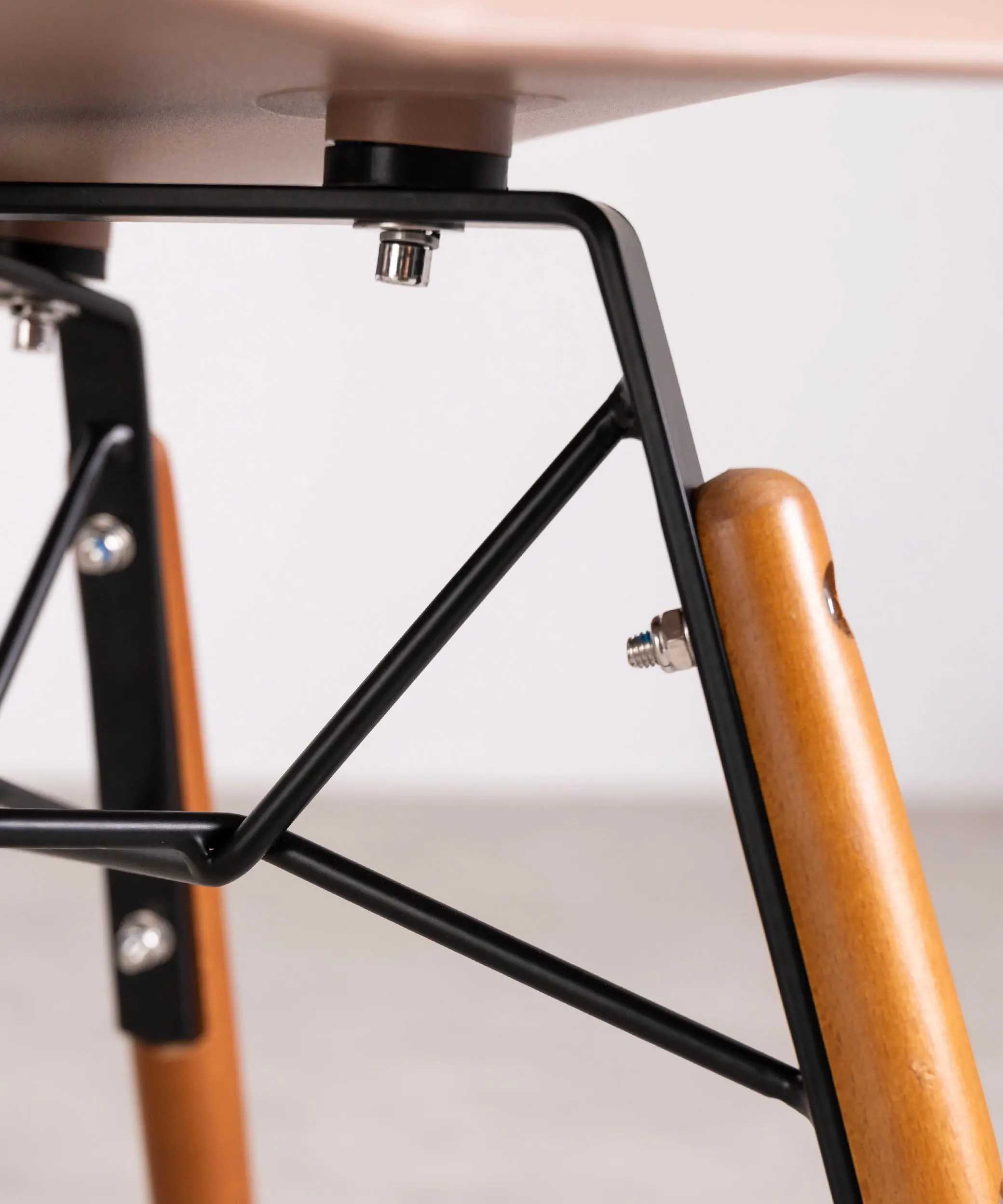 Silla de Polipropileno y Madera con Reposabrazos Elon Arms - Image 18