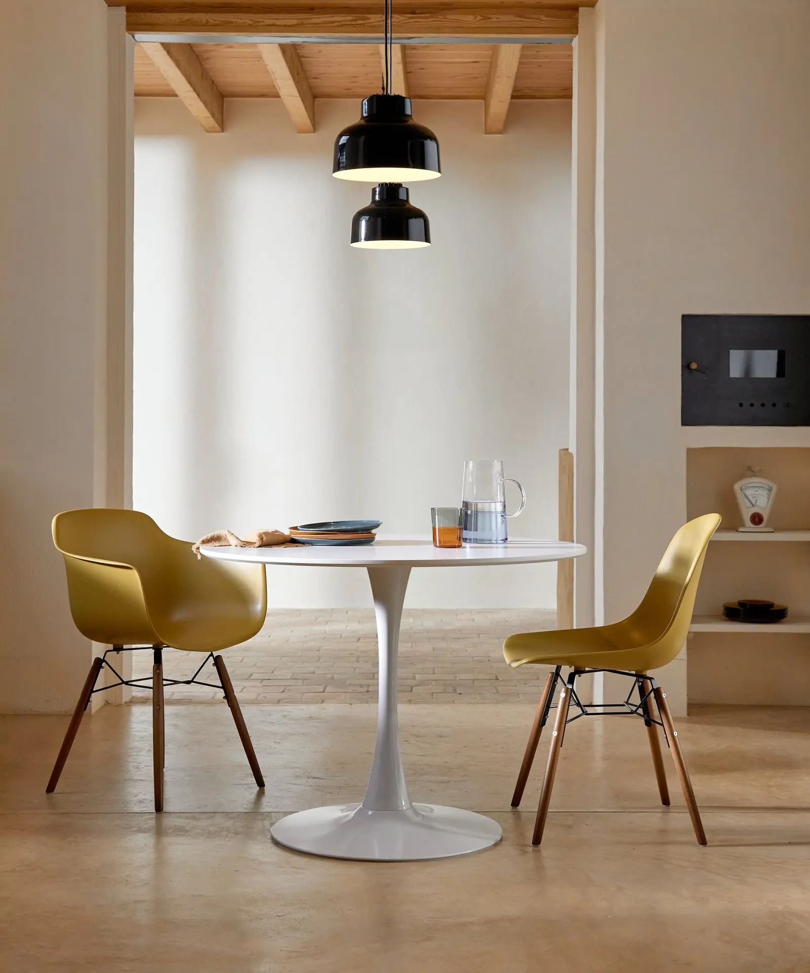 Silla de Polipropileno y Madera con Reposabrazos Elon Arms - Image 20