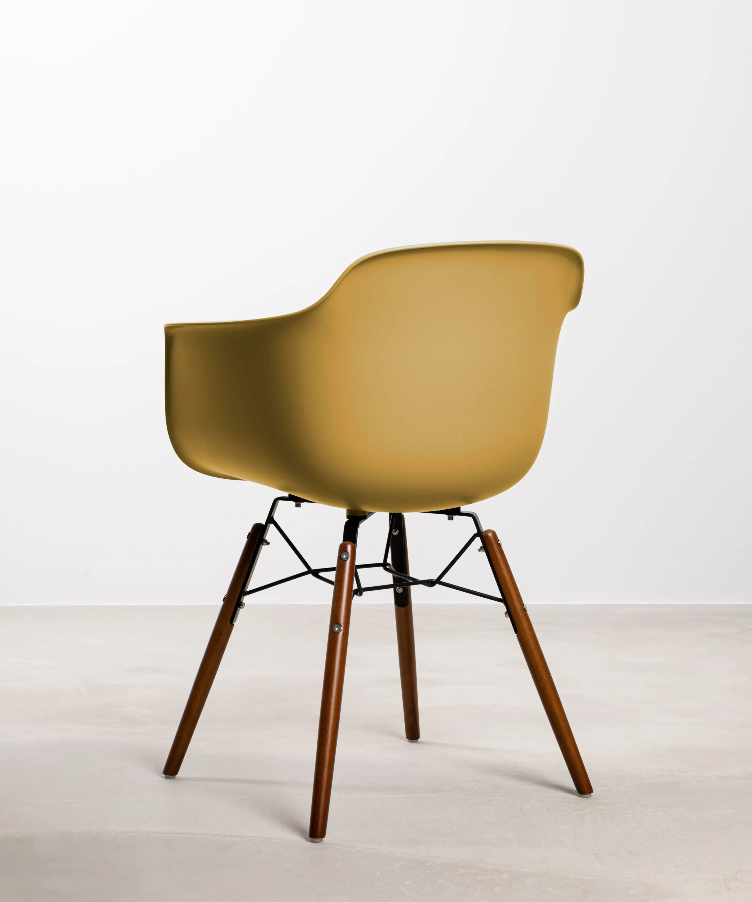 Silla de Polipropileno y Madera con Reposabrazos Elon Arms - Image 24