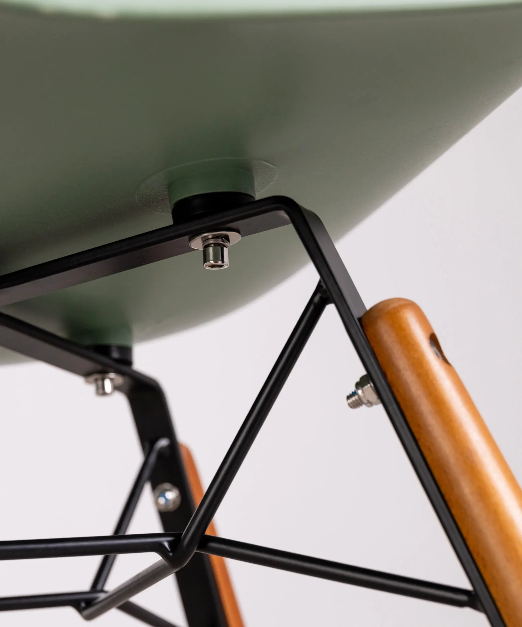 Silla de Polipropileno y Madera con Reposabrazos Elon Arms - Image 29