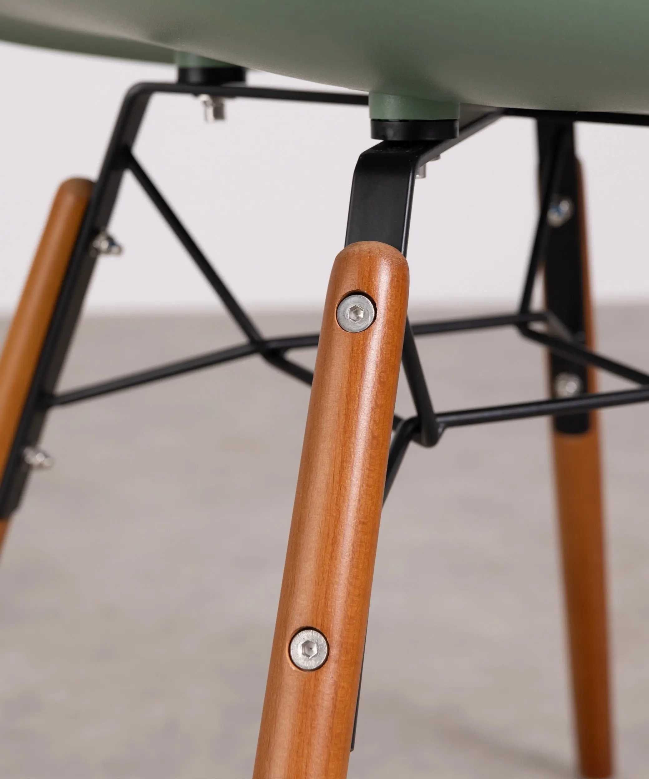 Silla de Polipropileno y Madera con Reposabrazos Elon Arms - Image 34