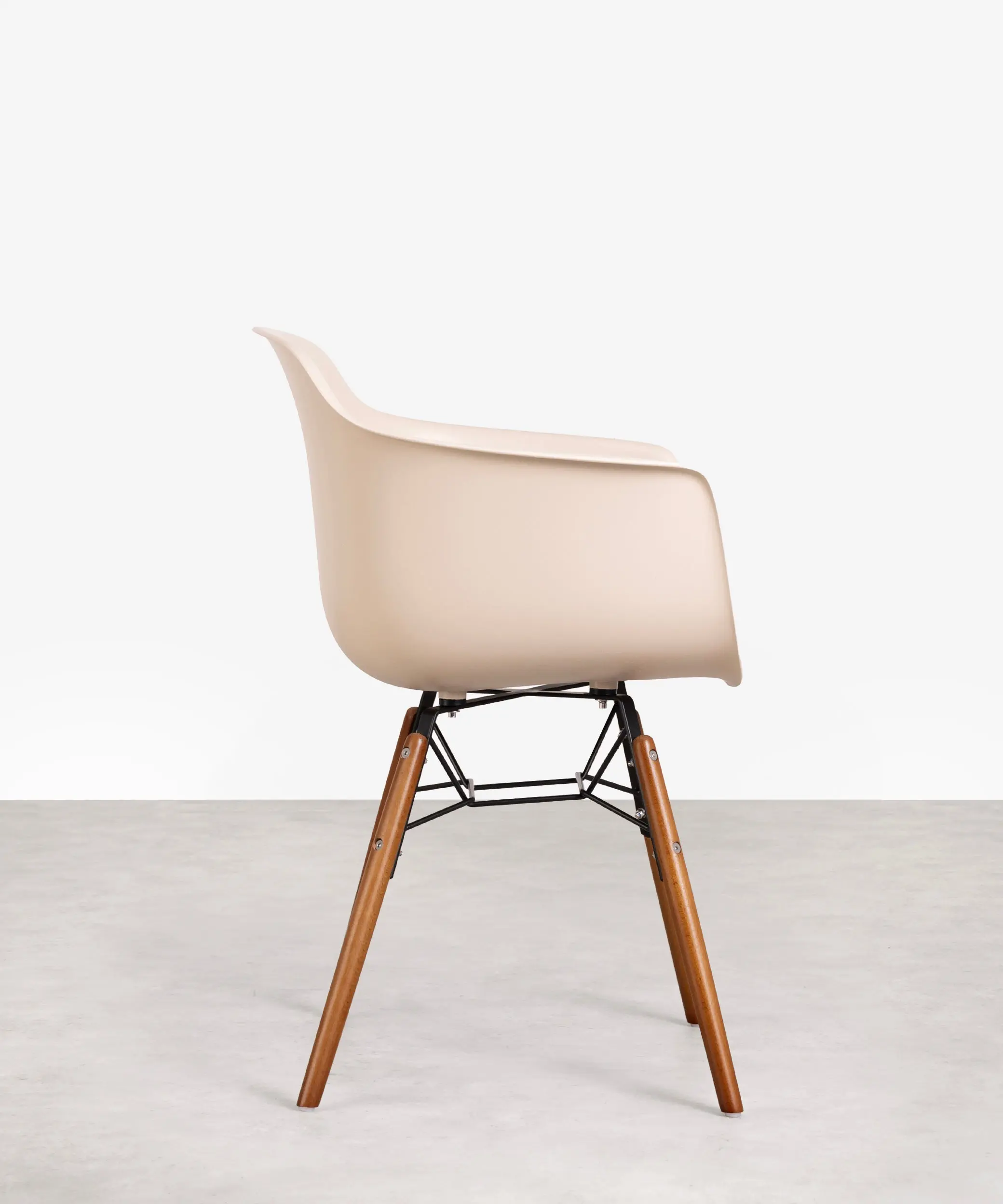 Silla de Polipropileno y Madera con Reposabrazos Elon Arms - Image 38