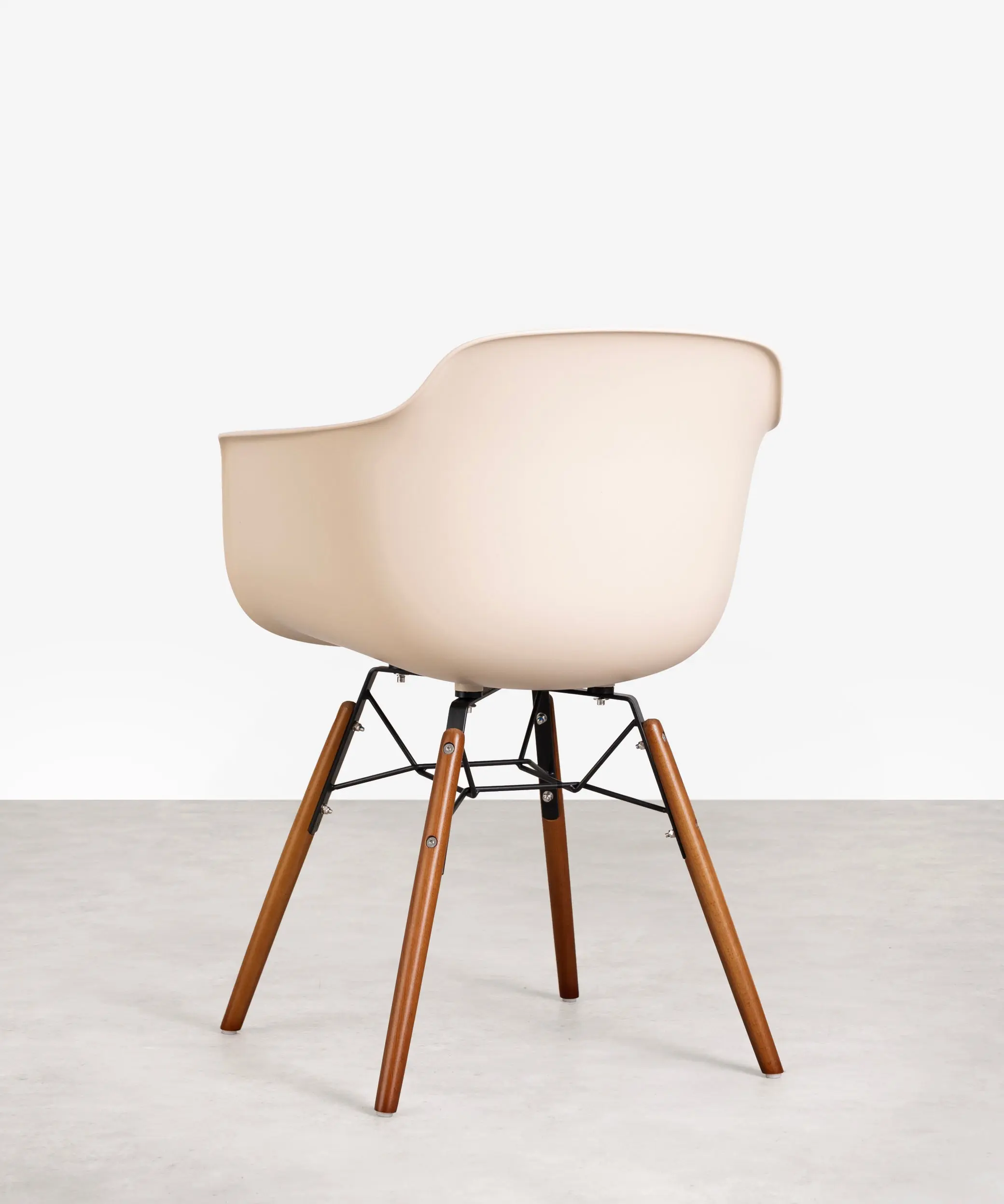 Silla de Polipropileno y Madera con Reposabrazos Elon Arms - Image 39