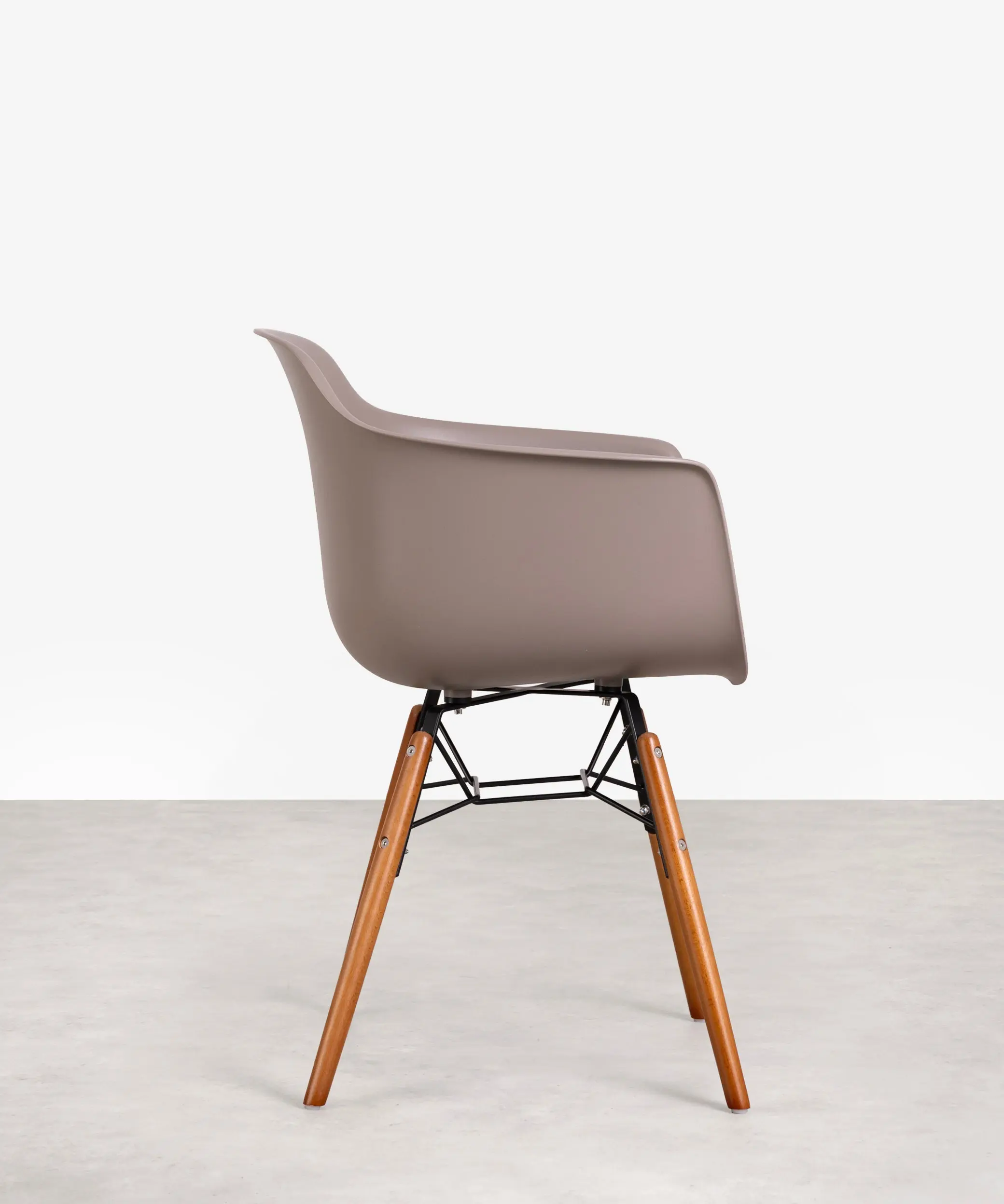 Silla de Polipropileno y Madera con Reposabrazos Elon Arms - Image 4
