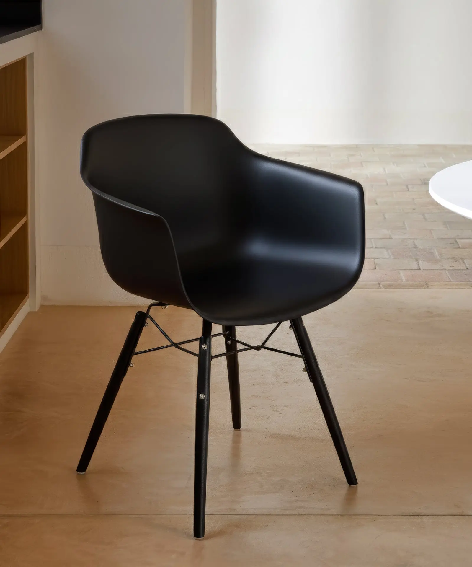 Silla de Polipropileno y Madera con Reposabrazos Elon Arms - Image 50