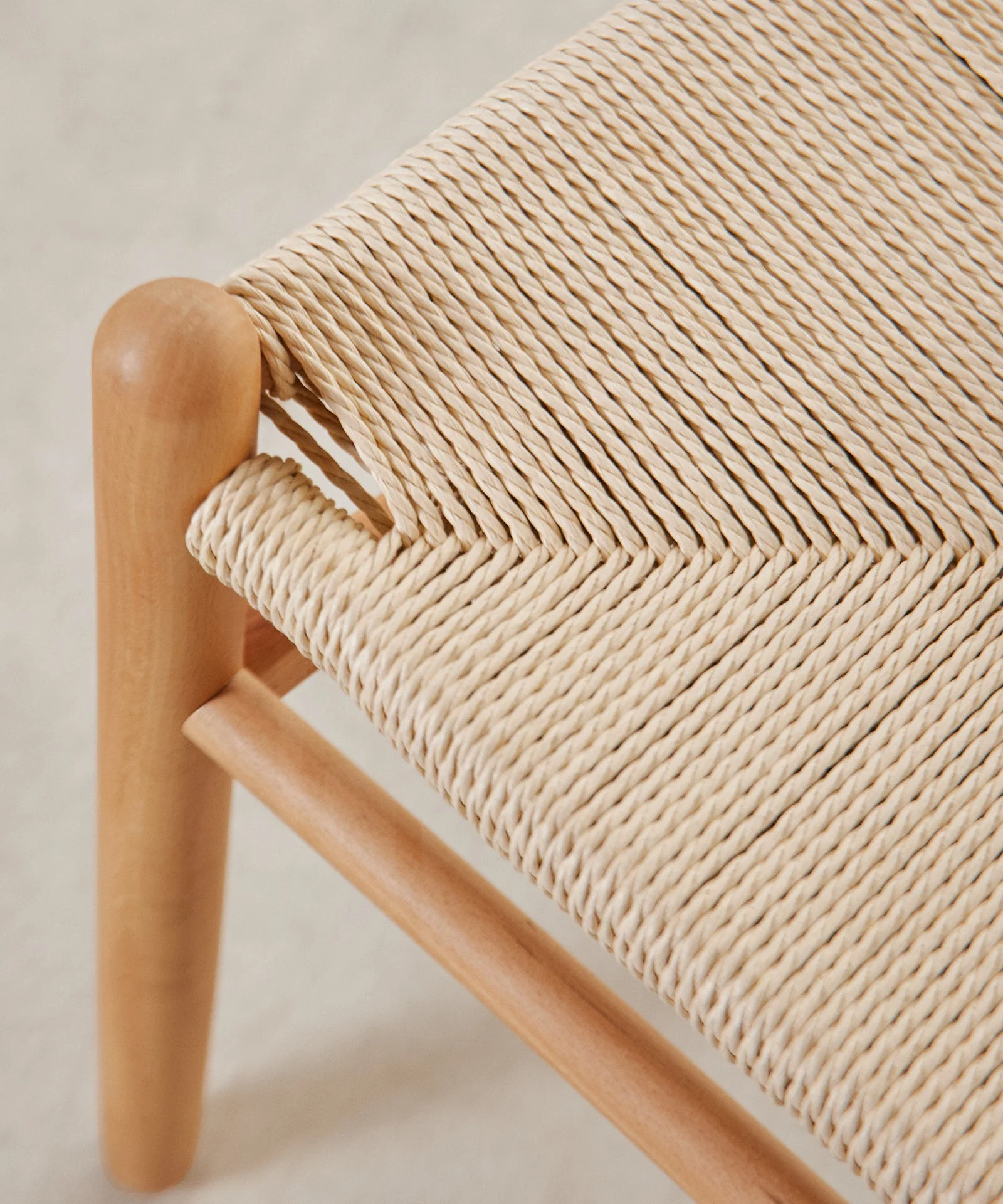 Silla de Madera y Cuerda Trenzada Uish - Image 2