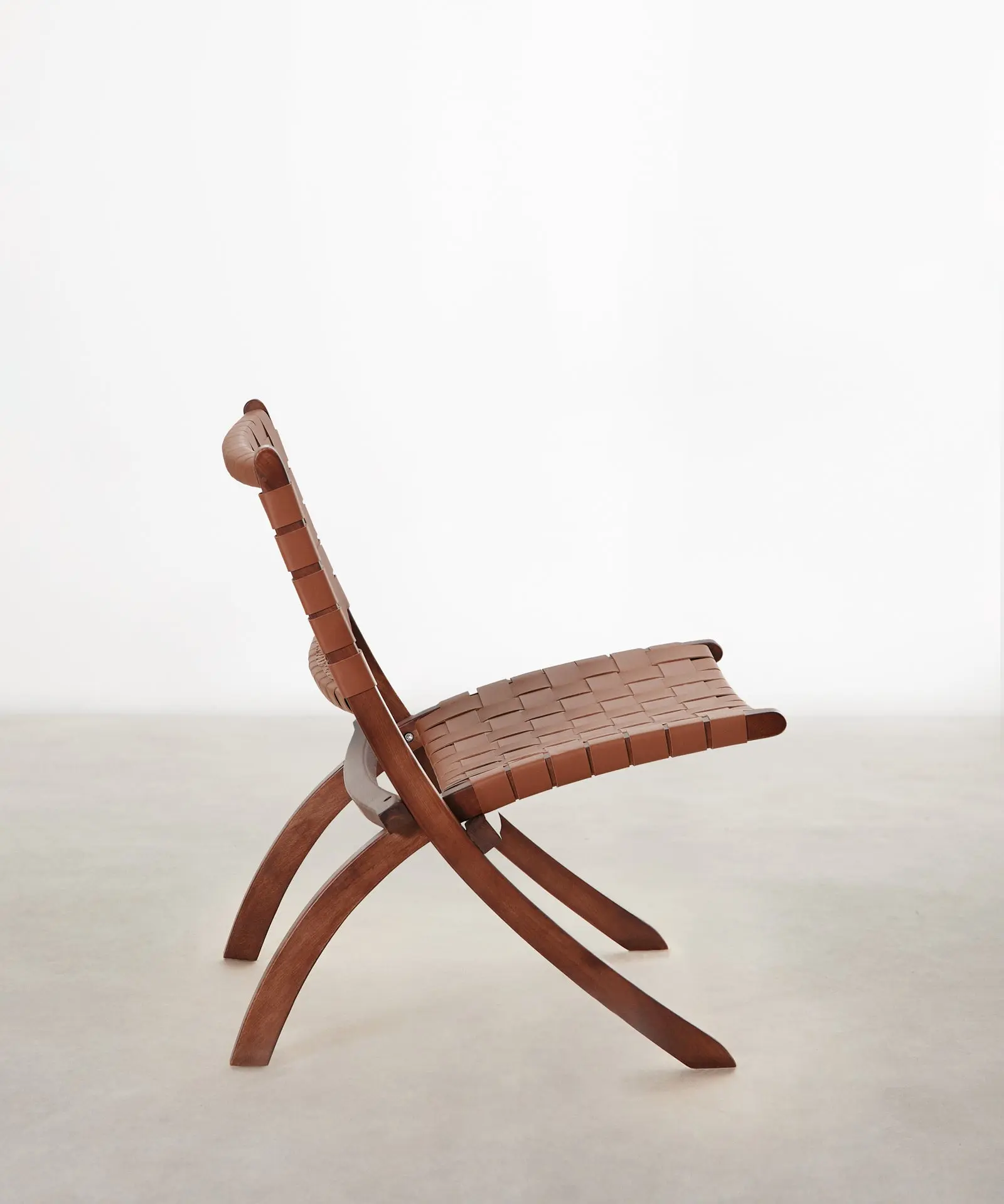 Sillón en Madera y Cuero Sintético Zyra - Image 3