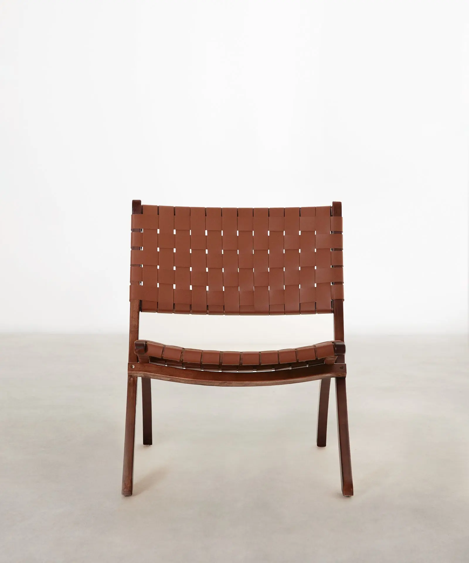 Sillón en Madera y Cuero Sintético Zyra - Image 4