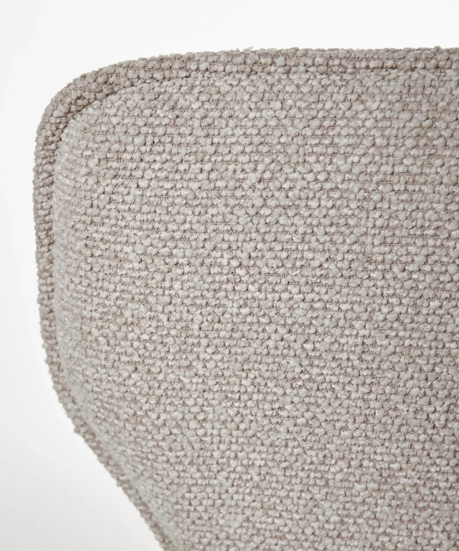 Sillón tapizado en tela bouclé Elsa - Image 8