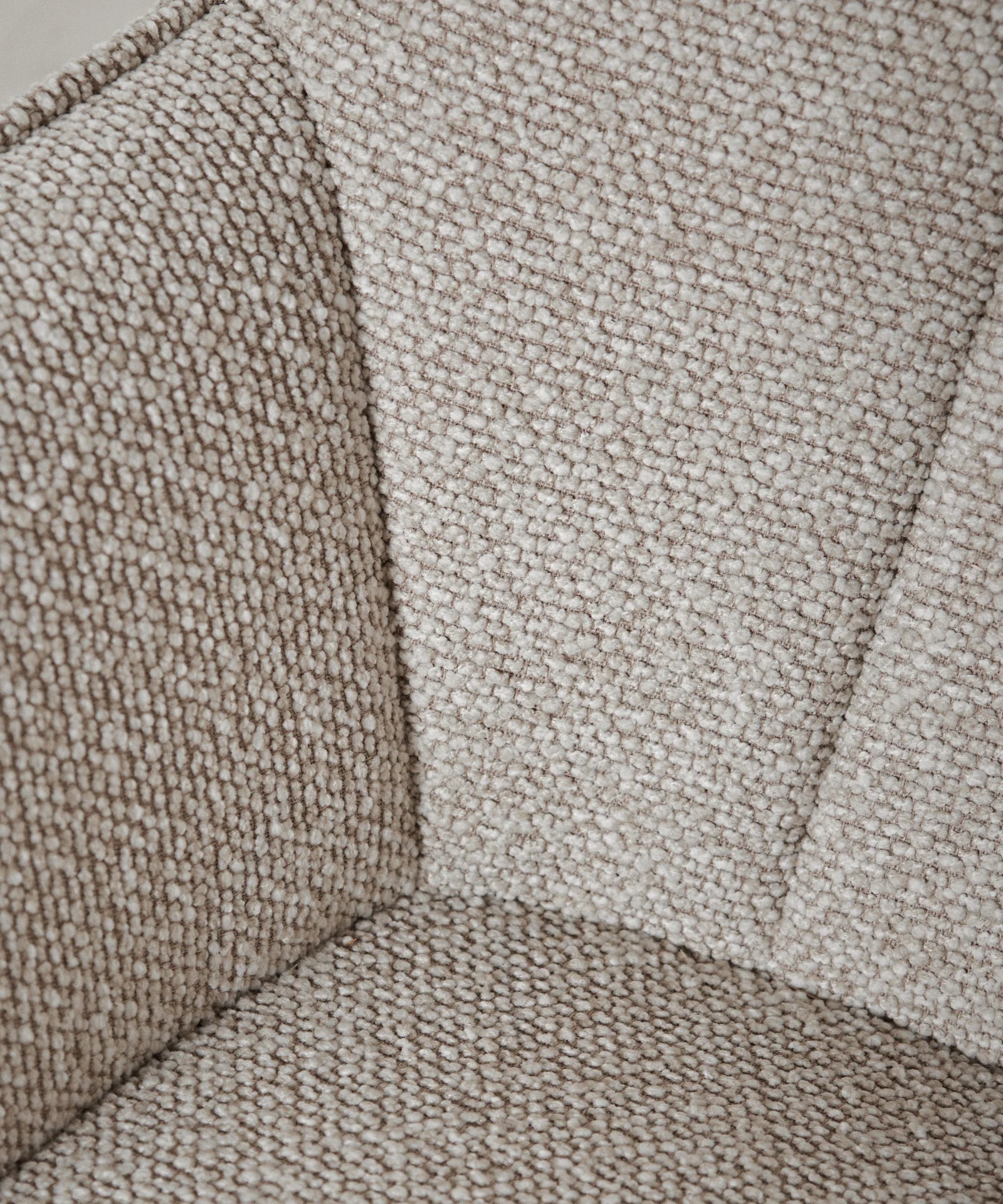 Sillón tapizado en tela bouclé Elska - Image 5