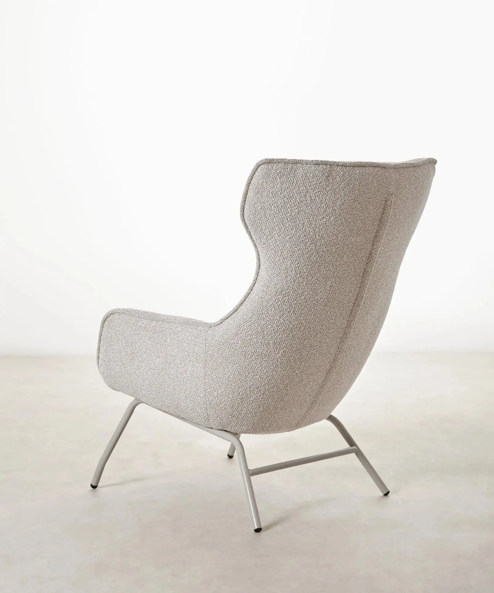 Sillón tapizado en tela bouclé Elska - Image 6