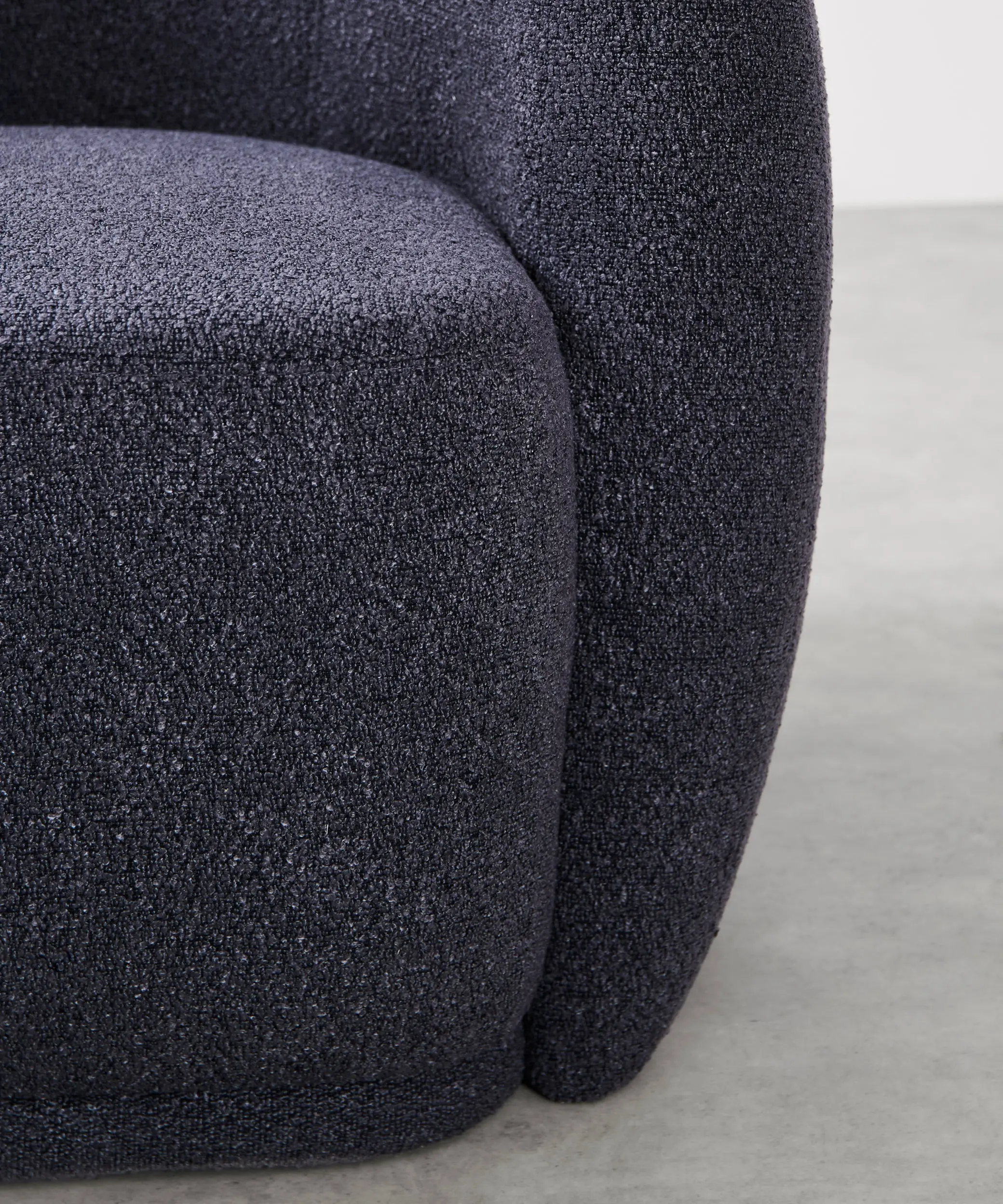 Sillón en Tela Boucle con Reposabrazos Nimbo - Image 14