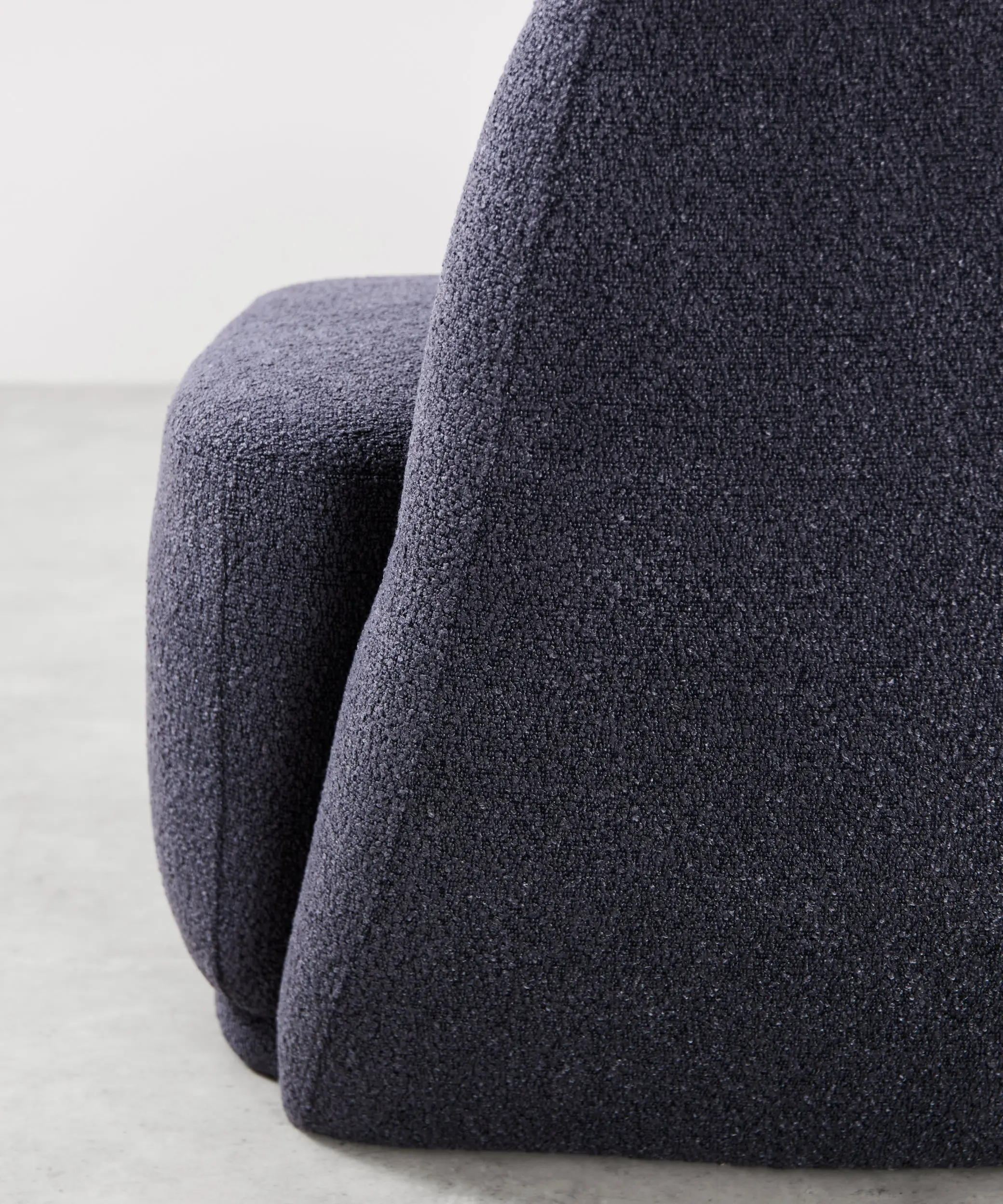 Sillón en Tela Boucle con Reposabrazos Nimbo - Image 9