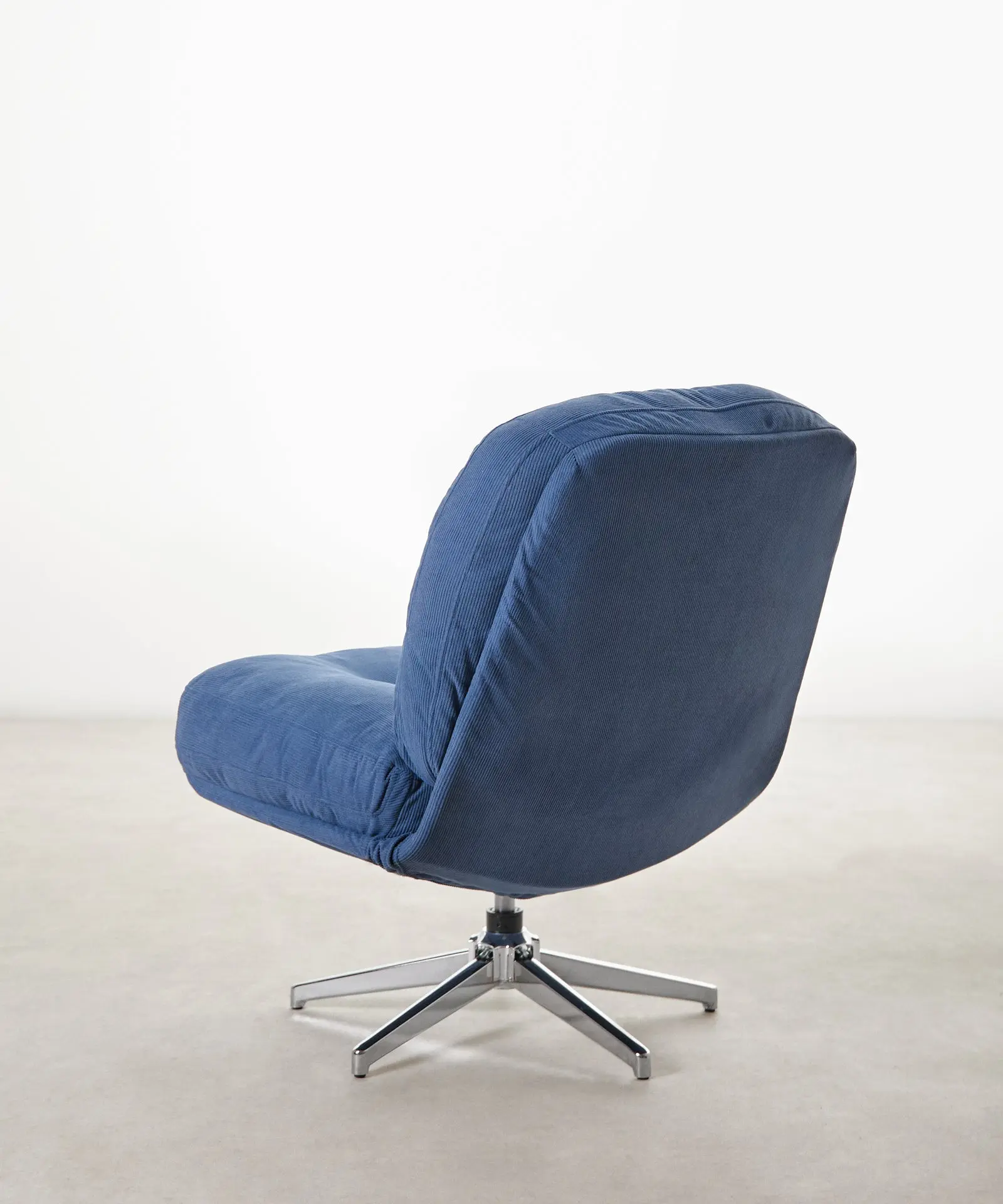 Sillón Giratorio Tapizado Orbit - Image 36