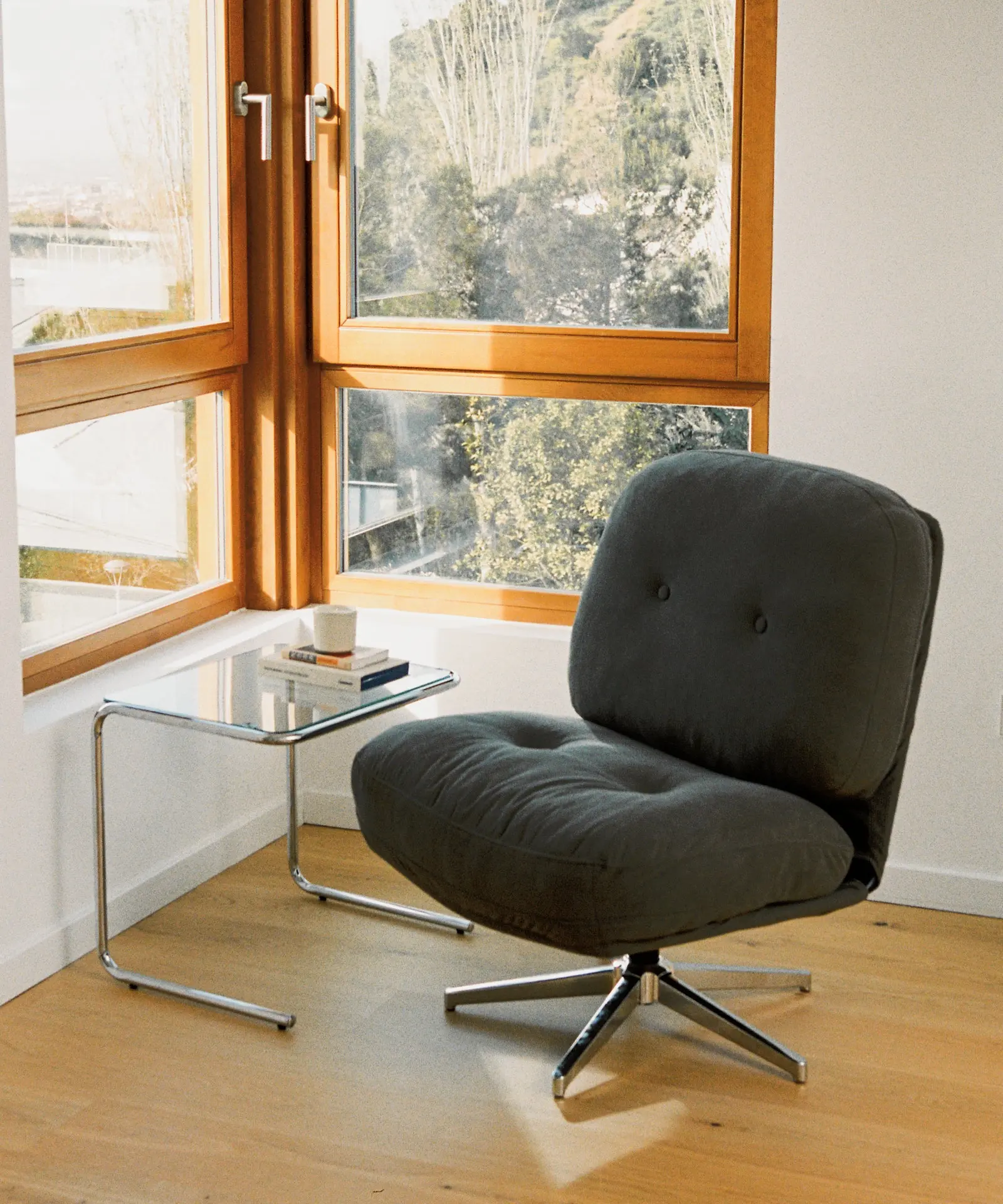 Sillón Giratorio Tapizado Orbit - Image 40