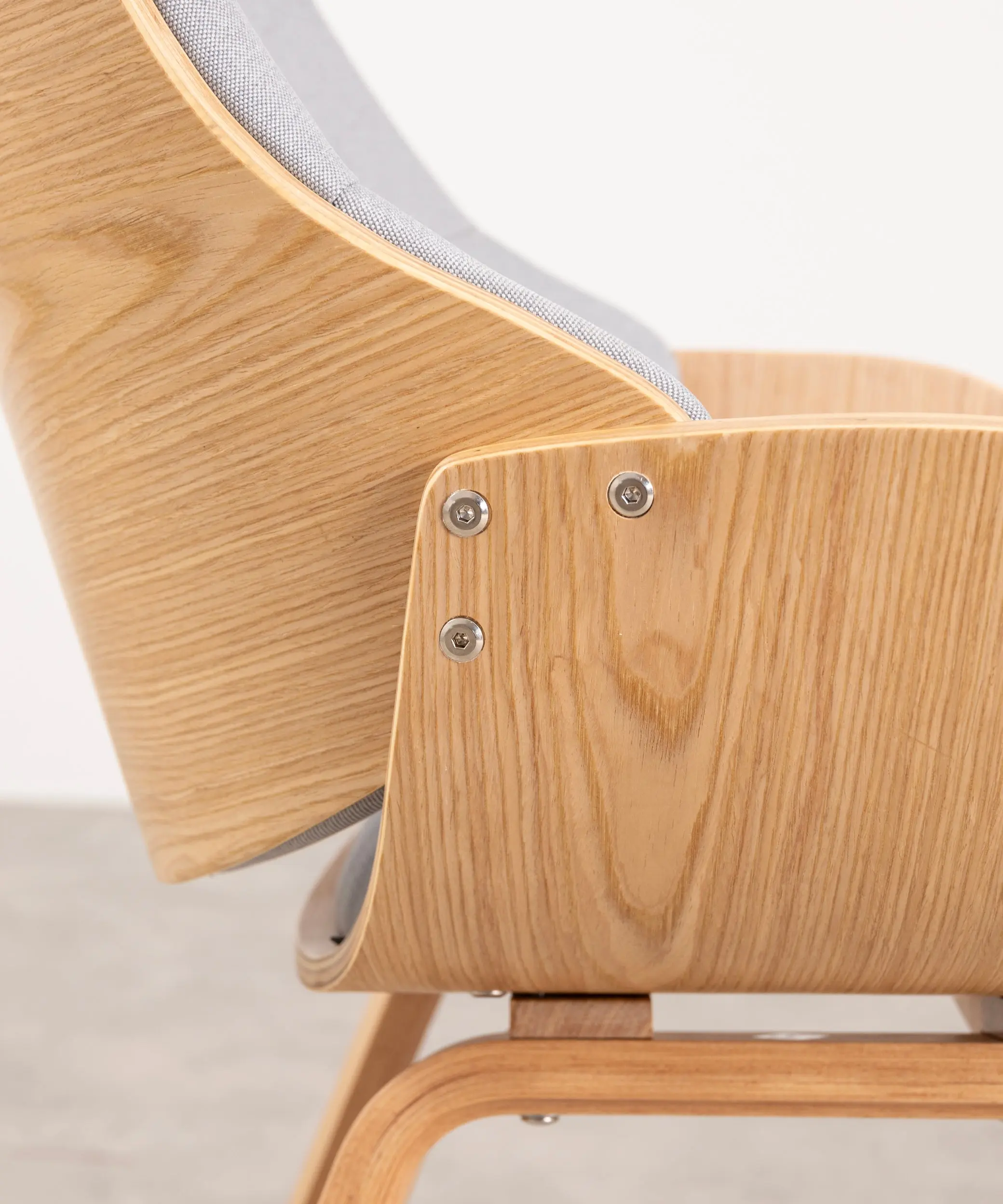 Sillón de Madera Tapizado en Tela y Lino con Reposapiés Benson - Image 9