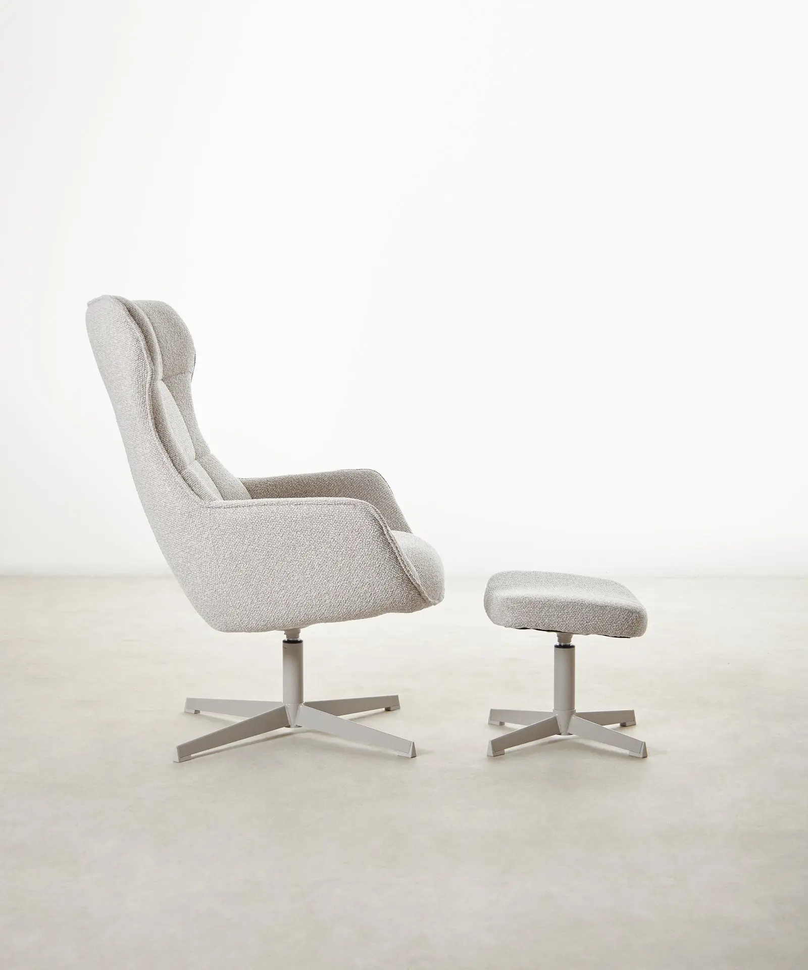 Sillón tapizado en tela bouclé con Ottoman Elsa - Image 6