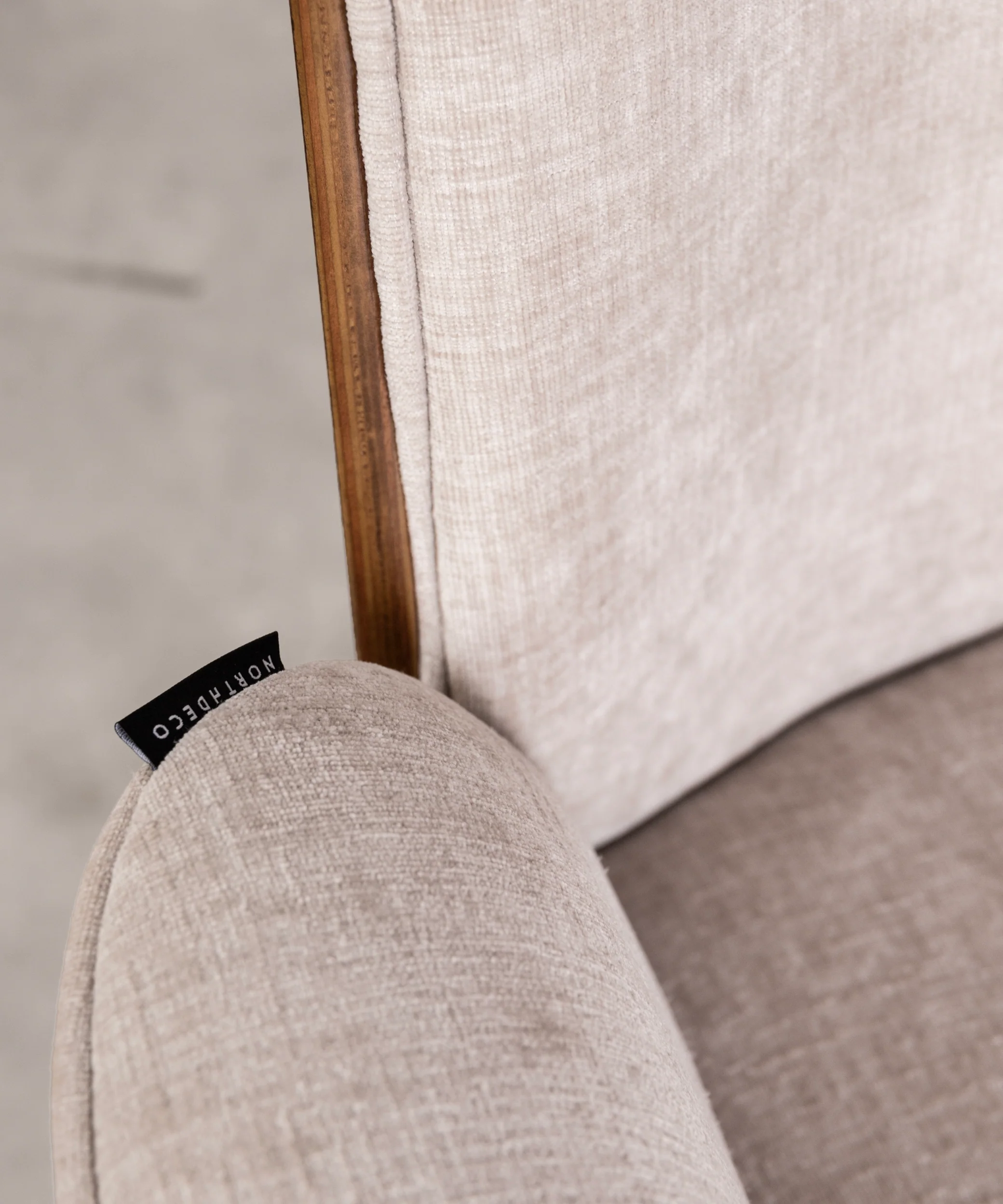 Sillón de Tela Chenilla y Madera Vick - Image 7