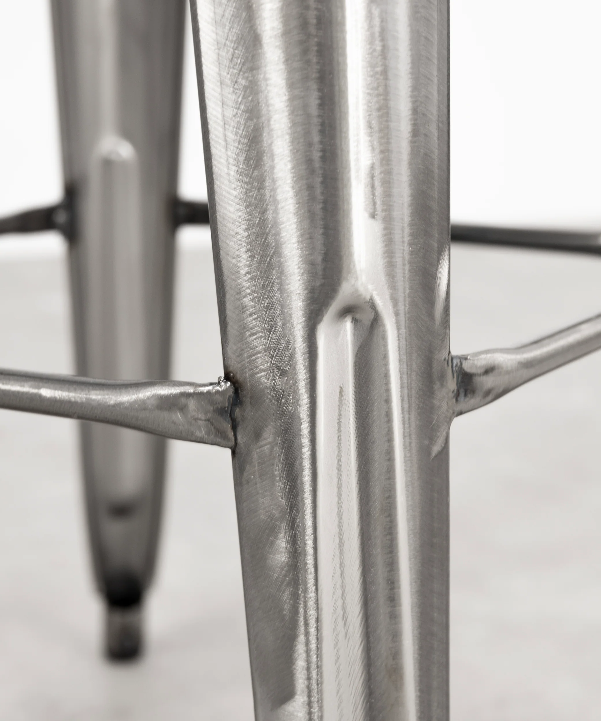 Taburete Alto de Metal Tolik - Polished Edition - Image 6