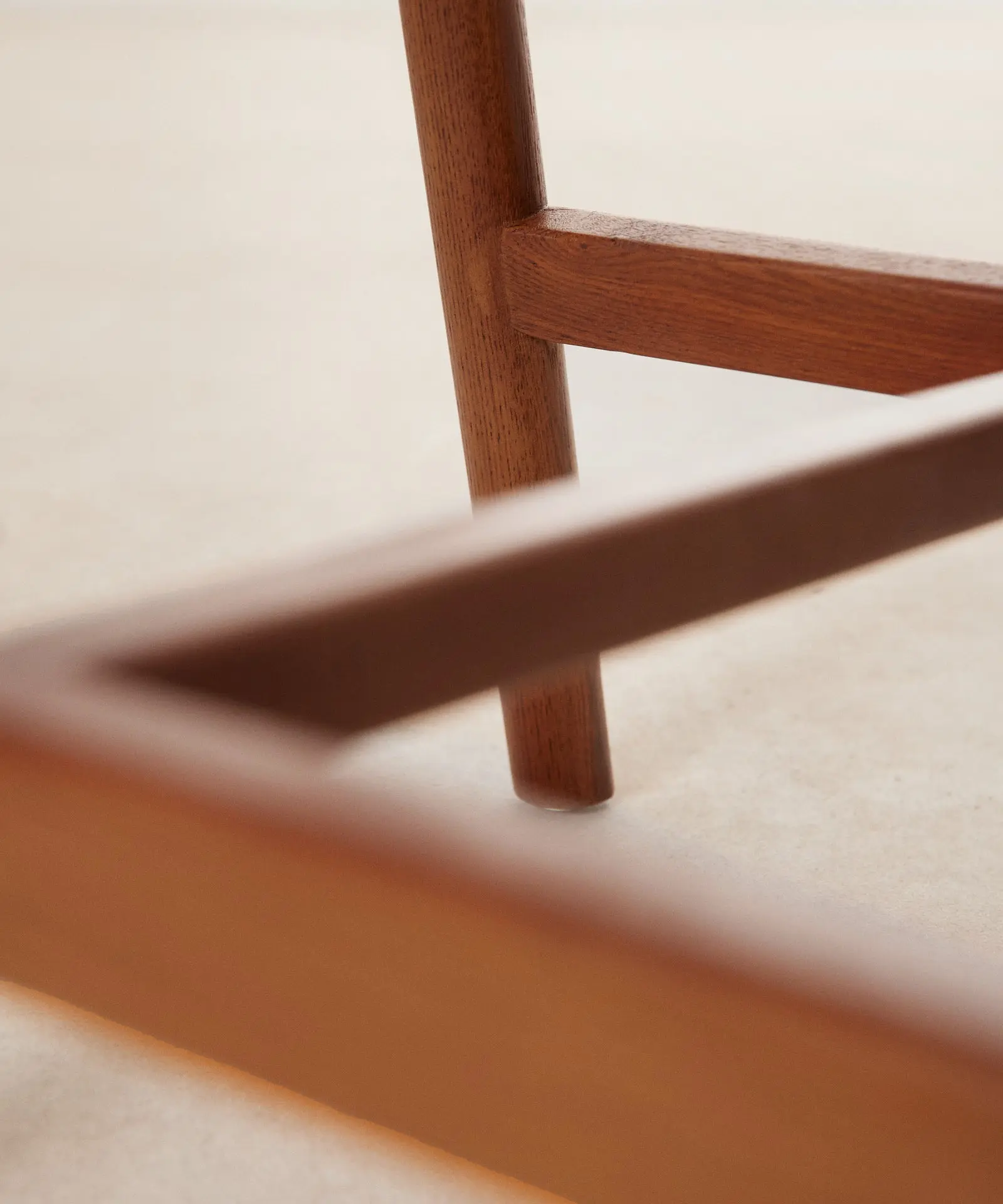 Taburete de madera Skog - Image 11