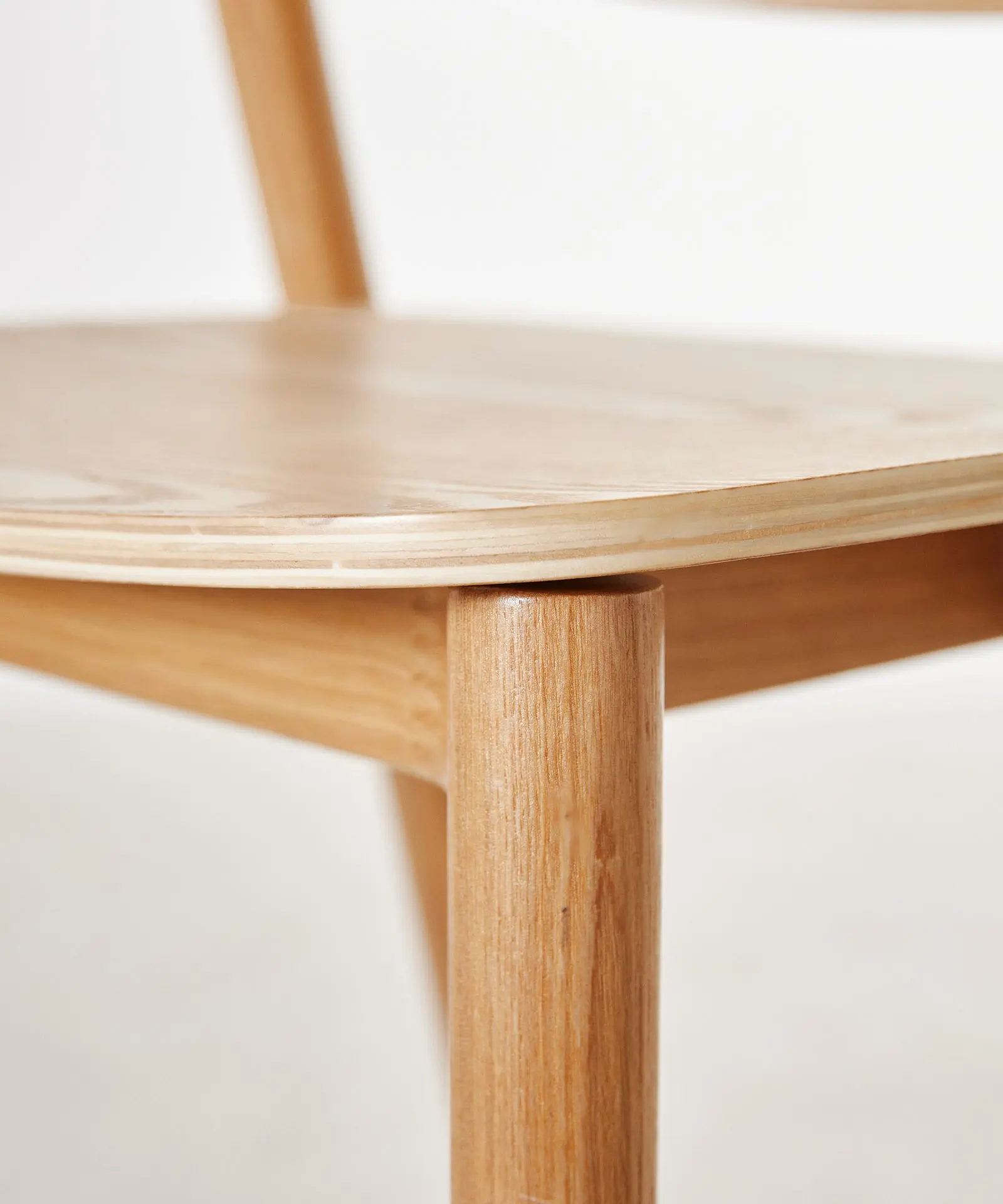 Taburete de madera Skog - Image 17