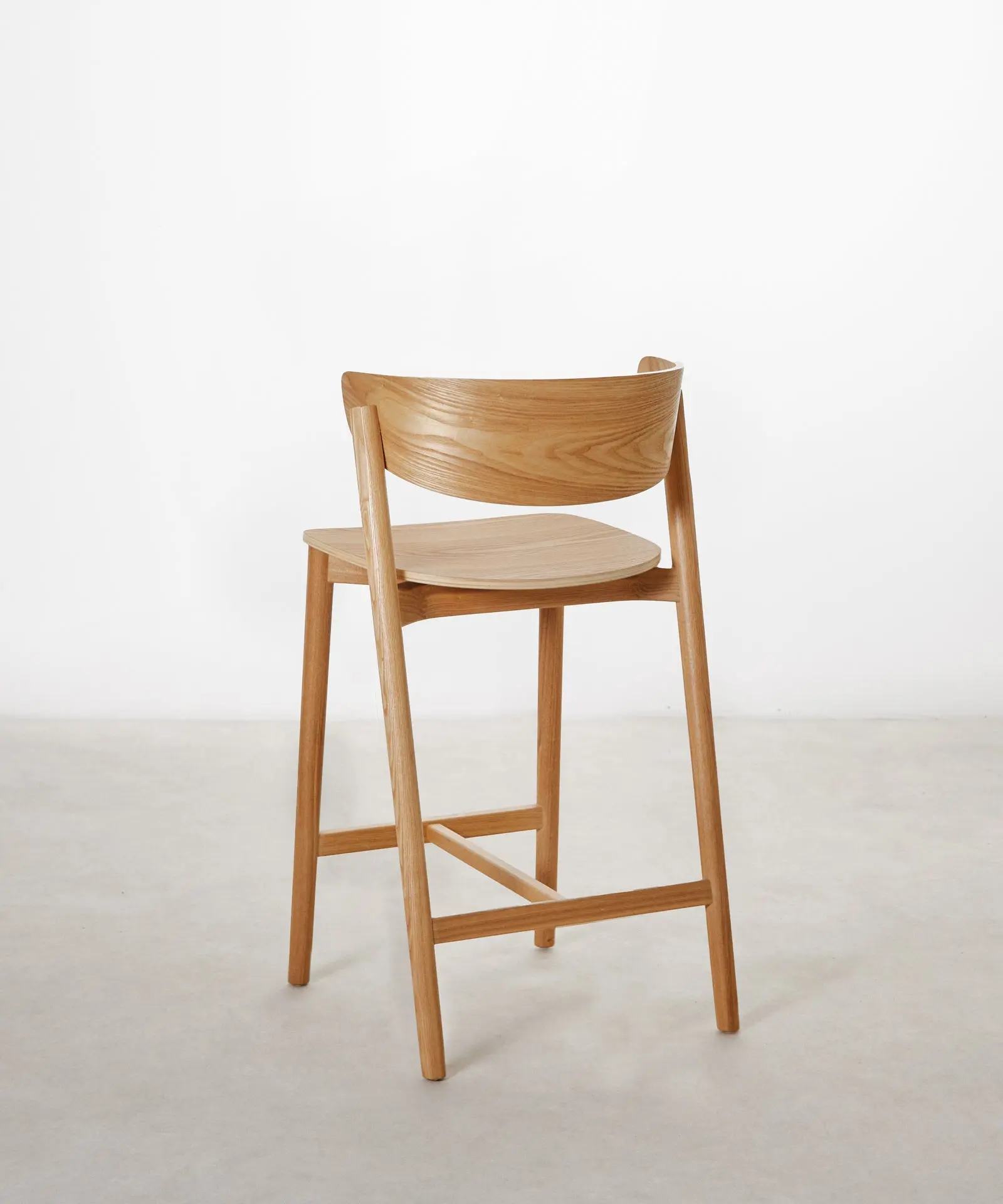 Taburete de madera Skog - Image 18