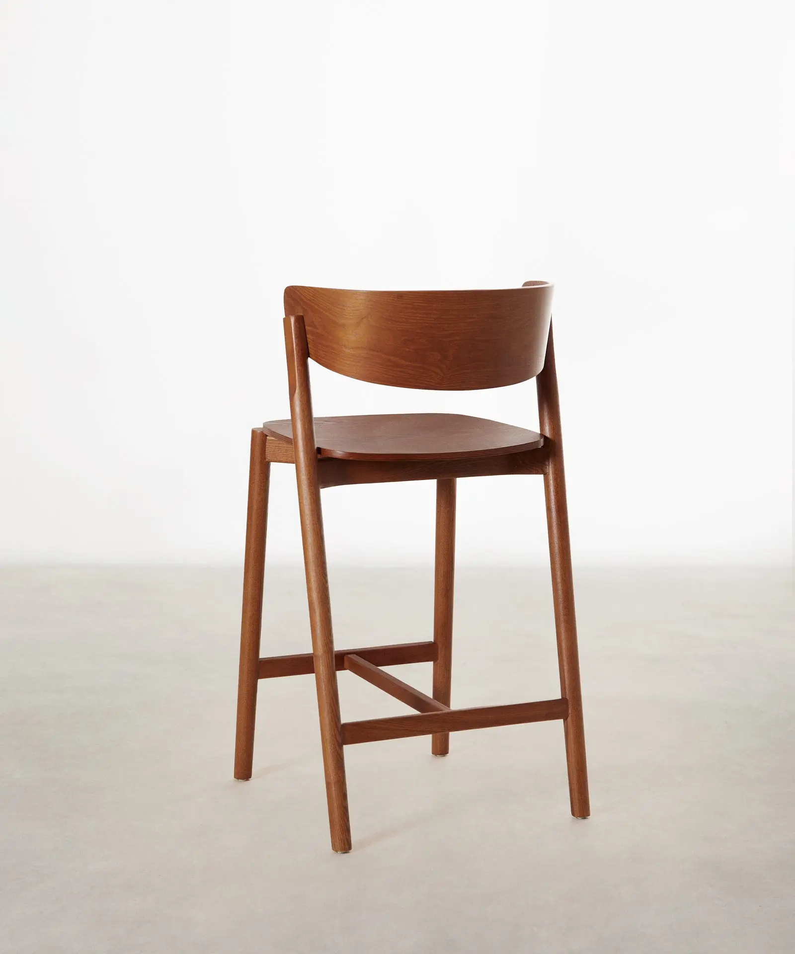 Taburete de madera Skog - Image 7